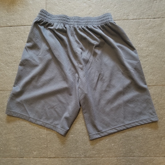 Mens size Medium Shorts - Picture 3 of 3